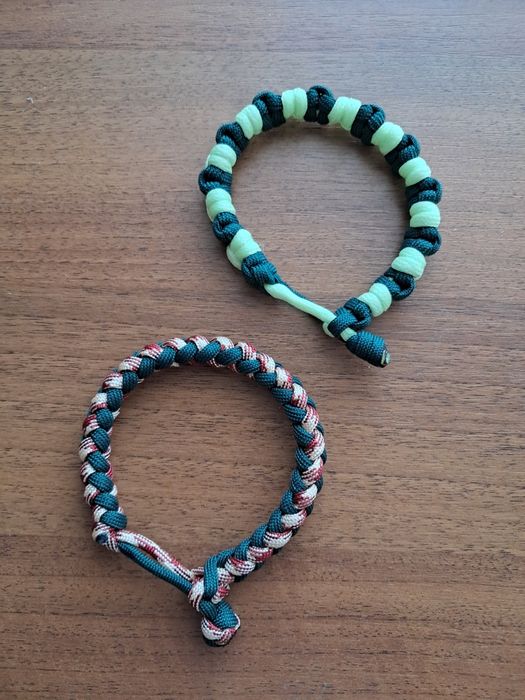 Браслеты и брелки