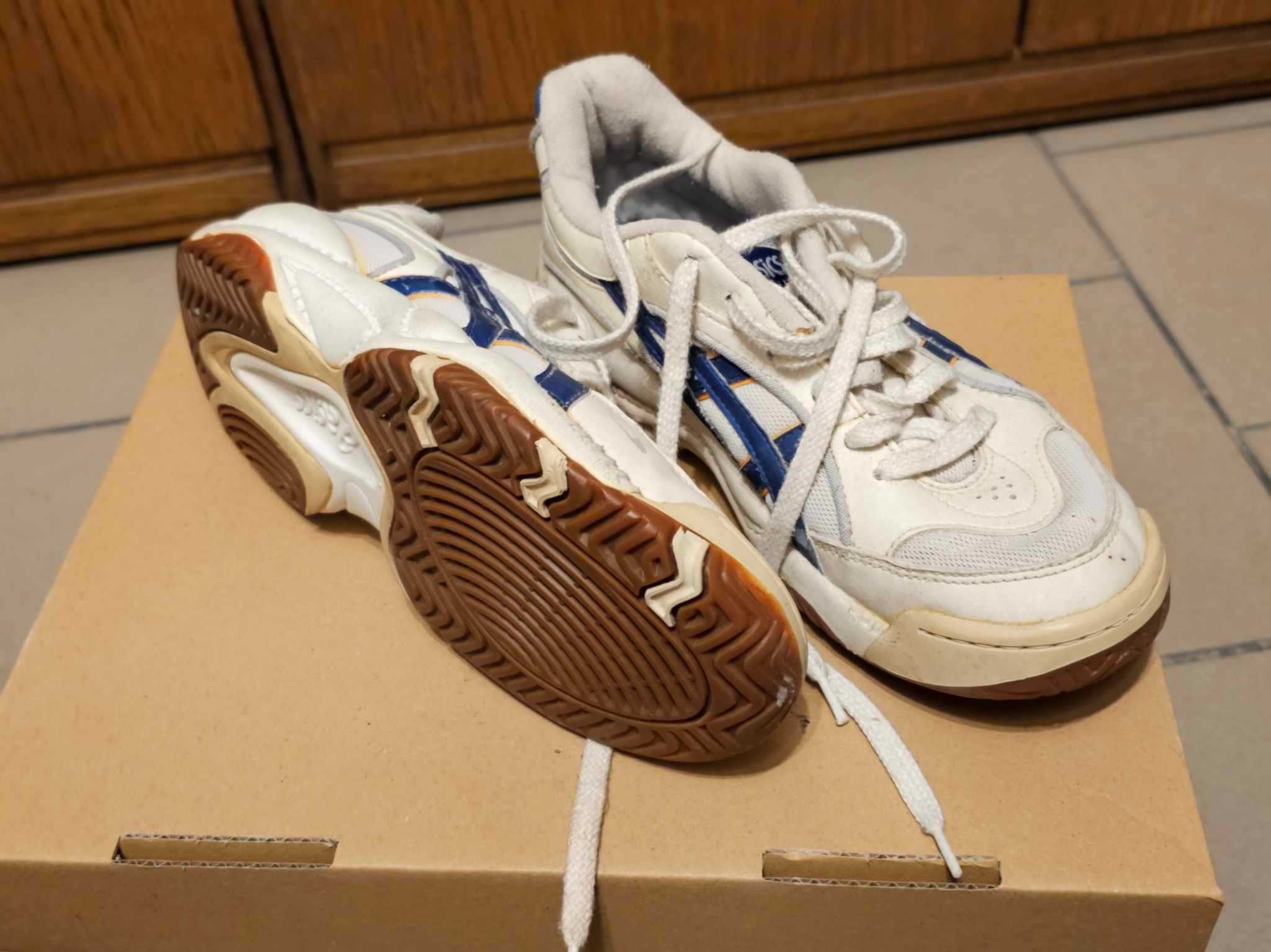 Buty sportowe ASICS z kauczukową podeszwą