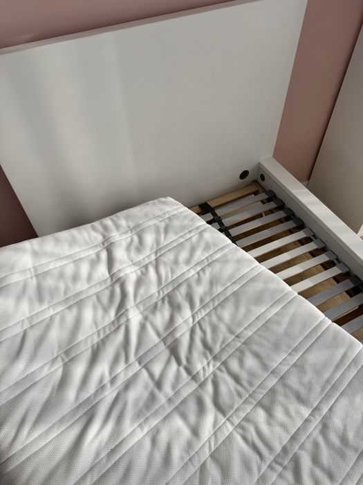 Cama 90x200 MALM com estrado + colchão IKEA