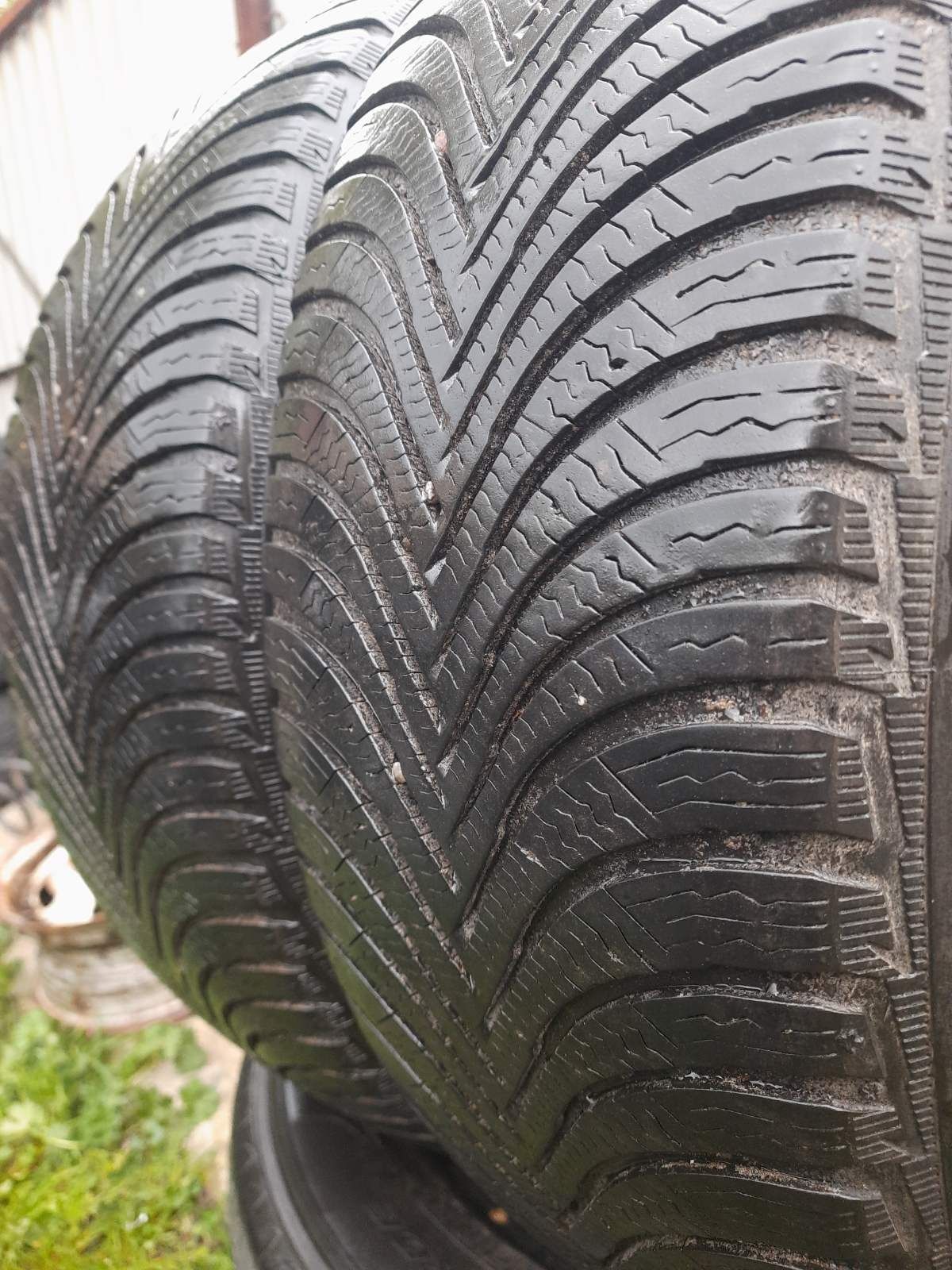 Продам пару 215 60 17 Michelin Alpin 5