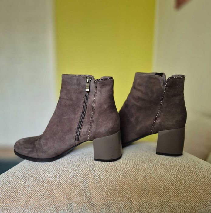 Ботильйони, замша, р.40