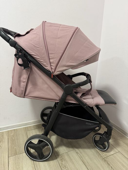 Прогулянкова коляска Carrello Bravo (2022 рік випуску)