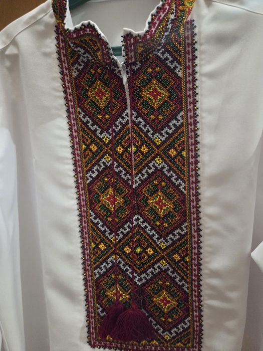 Чоловіча вишиванка, вишита сорочка бісером