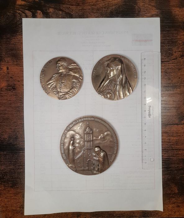 Medalhas em bronze motivo Fátima/João Paulo II