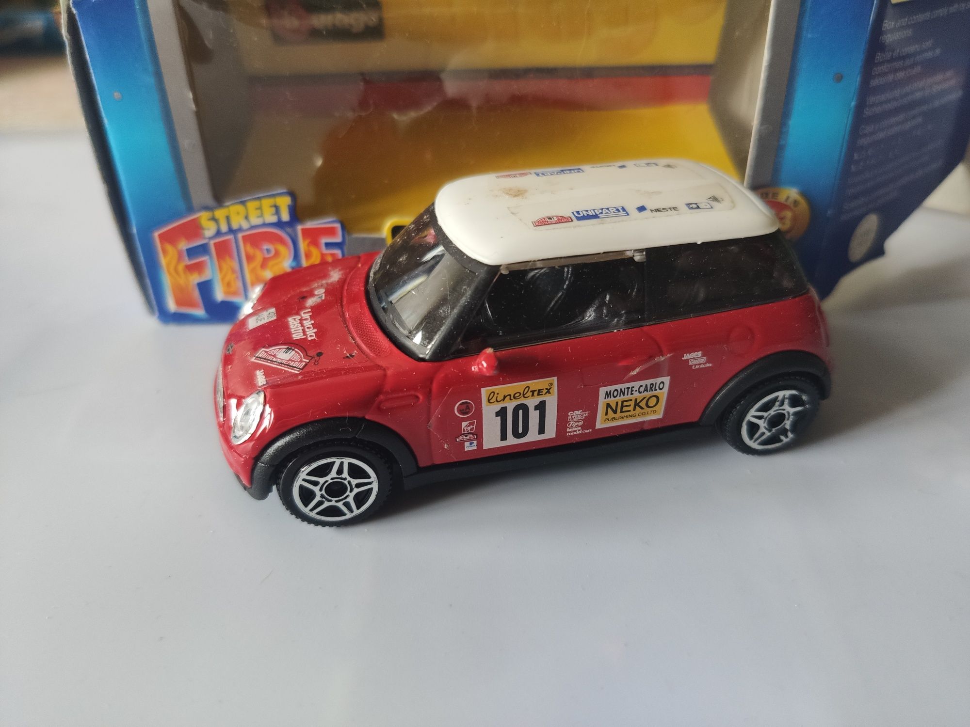 Mini Cooper 1:43 bburago burago autko resorak nie maisto