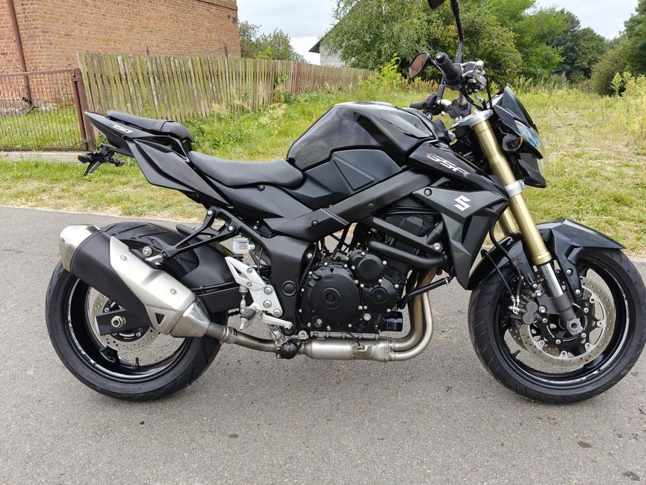 Suzuki GSR 750 piękny stan Niemcy oryginał tylko 11 tys km