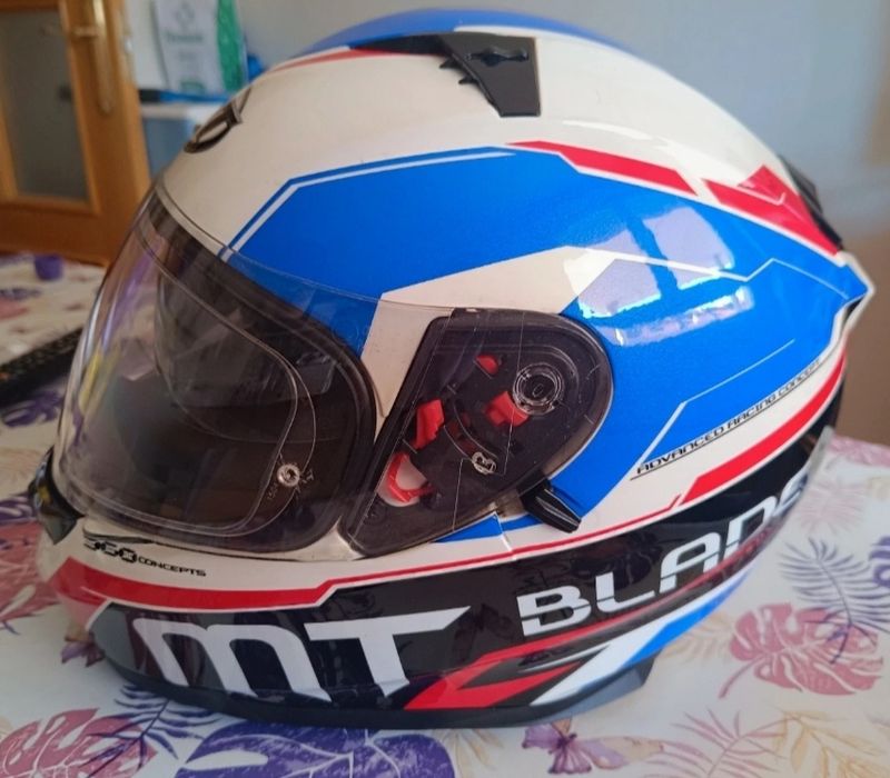 Capacete Helimets DOT superR em muito bom estado