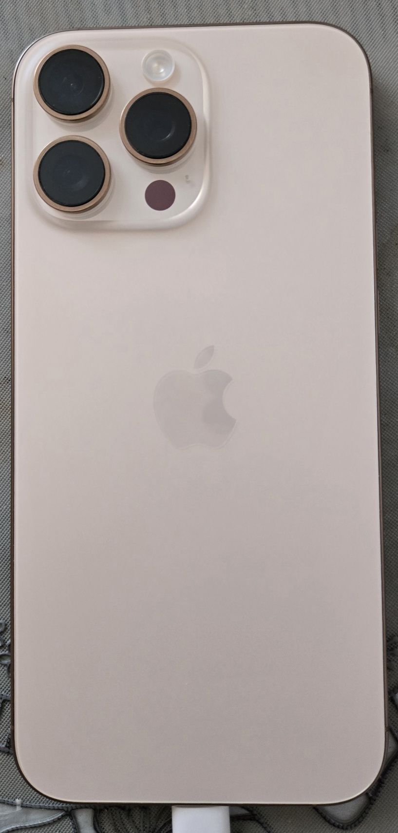 iPhone 16 Pro Max (4 cukle ładowania)