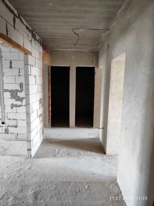 Продаж 3-х кімнатної квартири у зданому будинку