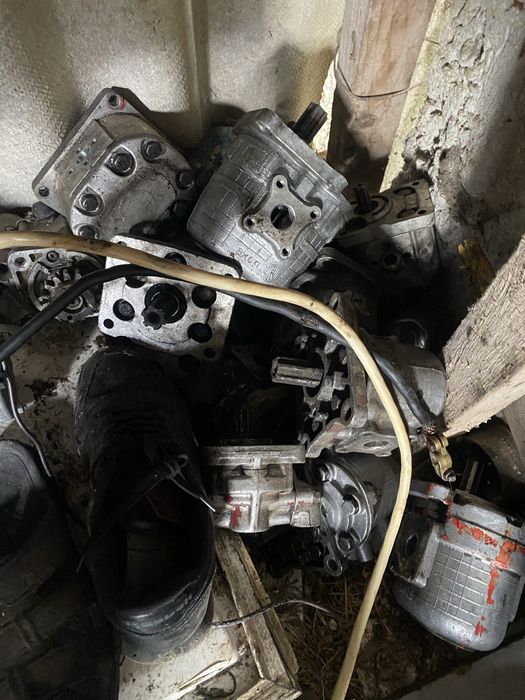 Розподільники р-80 мтз, юмз, т-40, насос НШ-32, циліндр цс-100