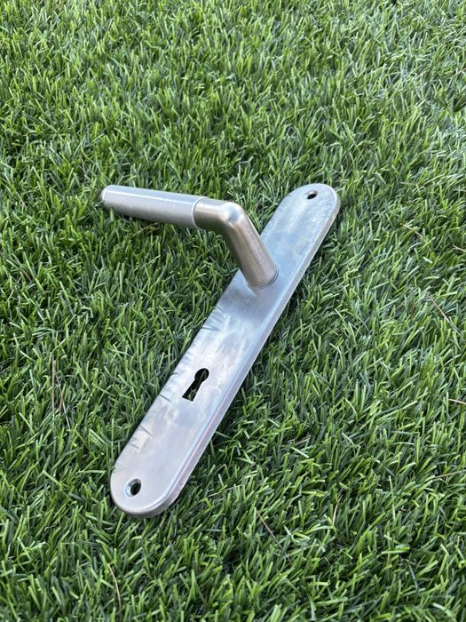 Puxador de porta metalico
