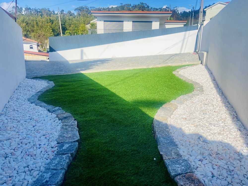 Moradia T2 Indivudal- Completamente restaurada - com Piscina e Coberto