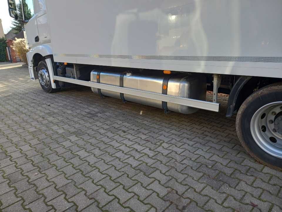 Zbiornik paliwa Mercedes  MP4 750 L MEGA -Tandem
