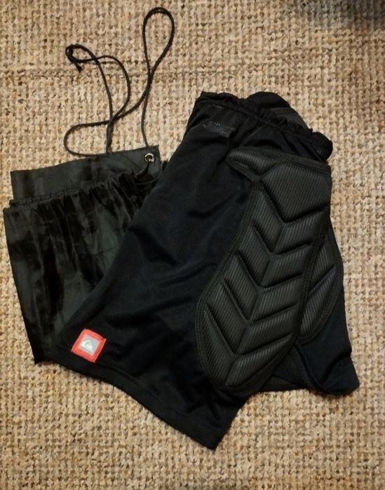 Шорты  защитные на продажу