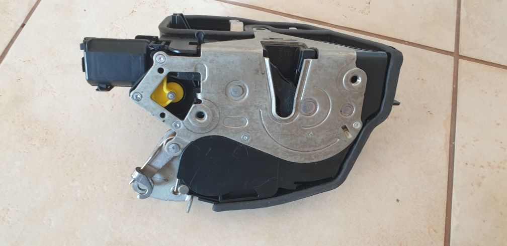 Zamek drzwi tylnych  bmw 7  e 65