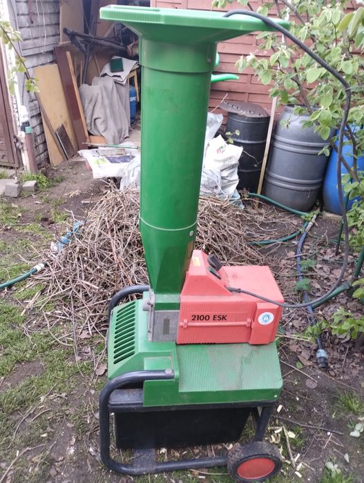 elektryczny rozdrabniacz do gałęzi