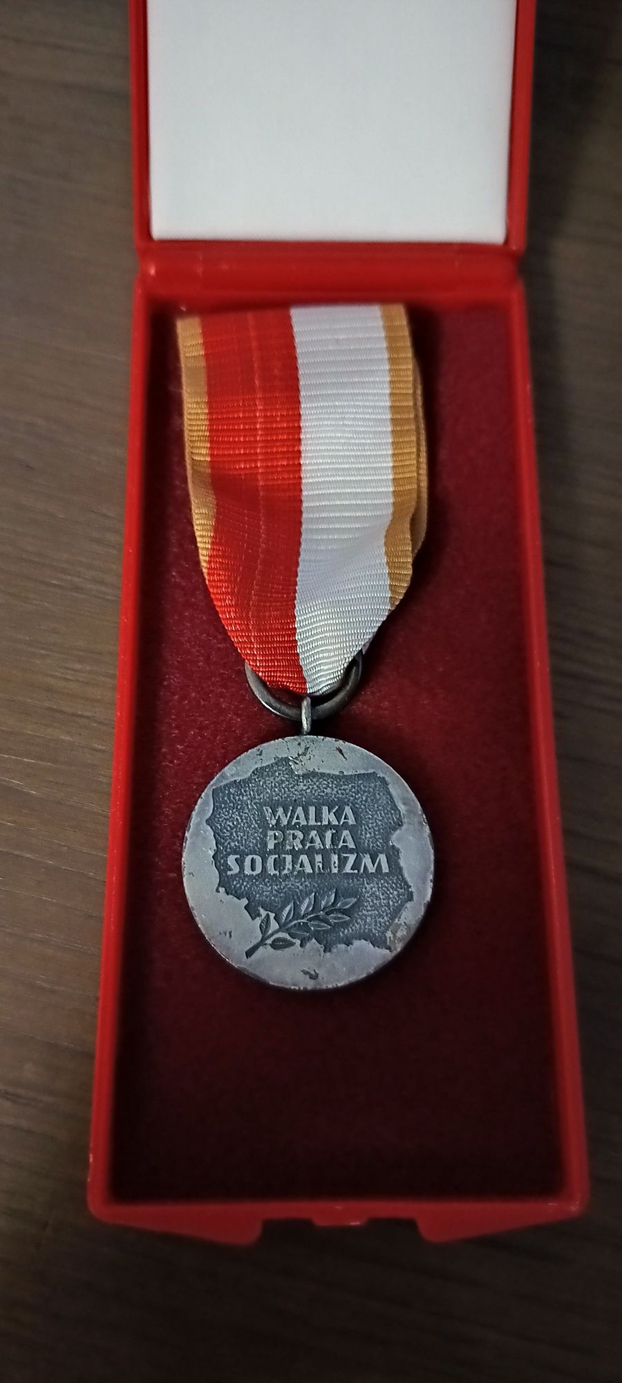 Medale ordery Walka Praca Socjalizm 1944 - 1984