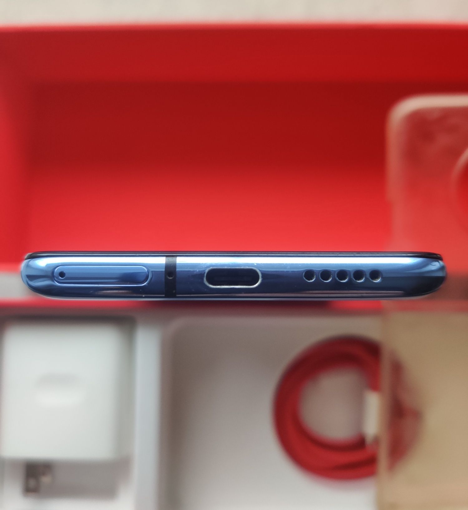 Продам смартфон OnePlus 7T 8/128. Отличное состояние, комплект