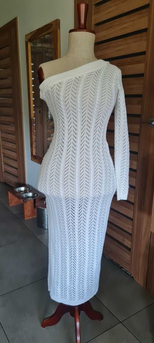 Ażurowa długa sukienka