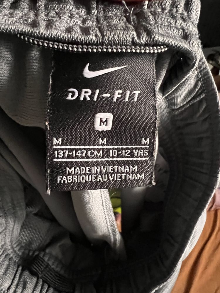 Super komplet Nike na w-f ćwiczenia
