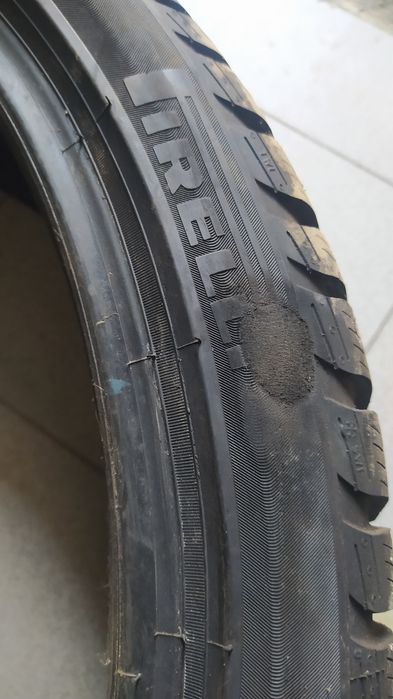 Шини зима / winter  pirelli sottozero 3 255/35 R21 98v