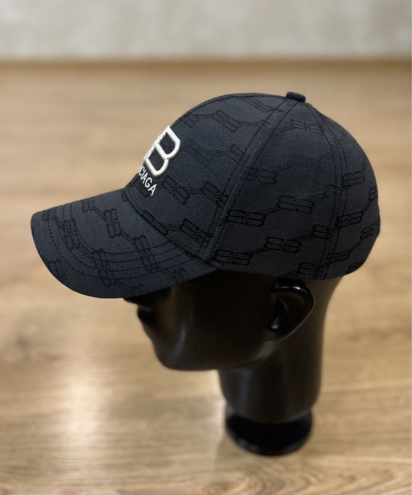 Кепка Balanciaga чорна