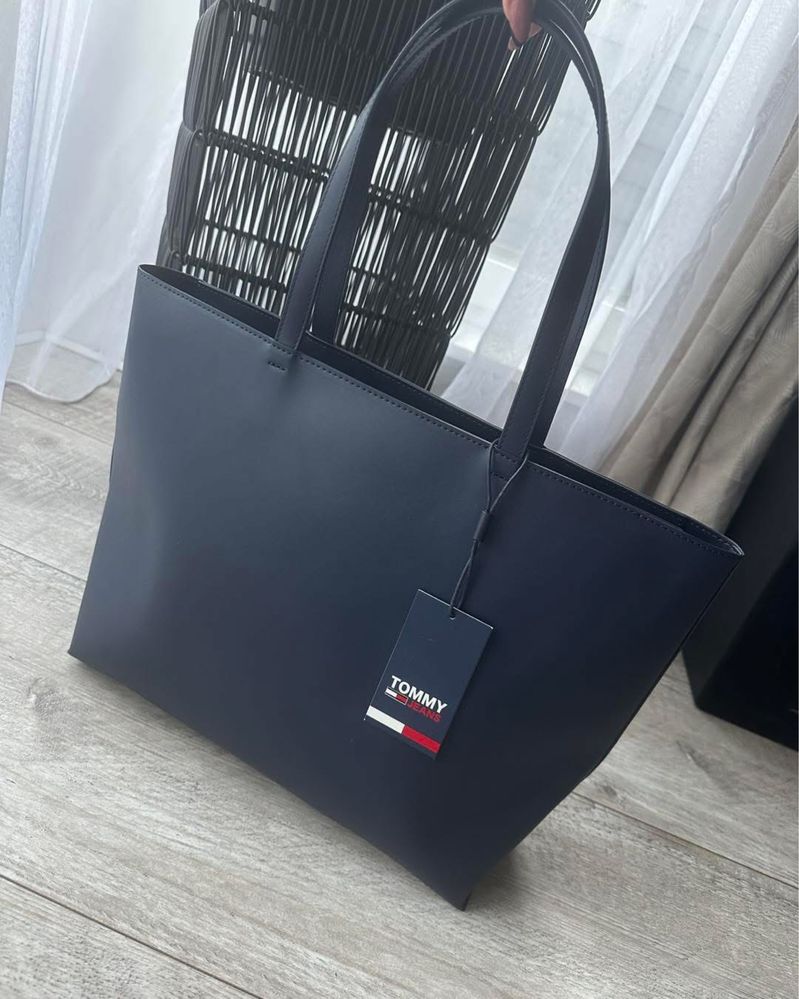 TOMMY JEANS  Torebka shopperka Essemtial Pu Tote