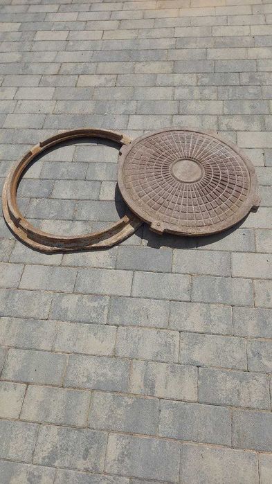 Люк чугунный канализационный Л 50КГ