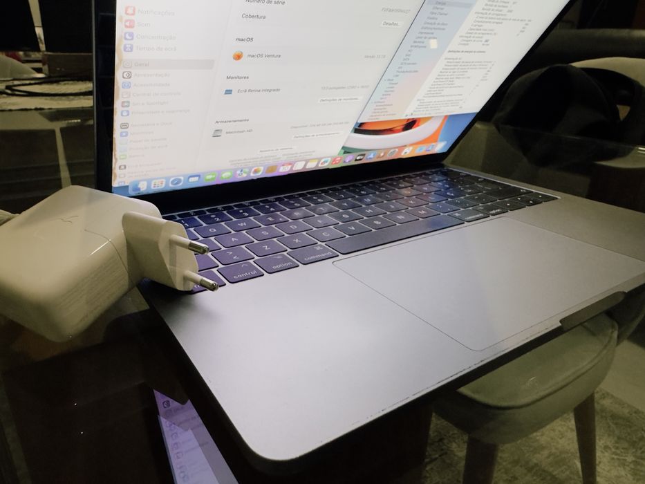 MacBook Pro (13-inch, 2017,Two Thunderbolt 3 ports)