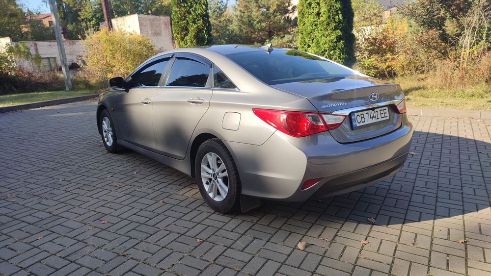 Hyundai Sonata YF