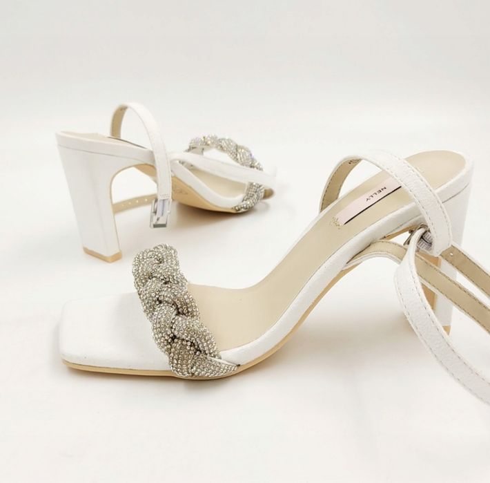 Wyprzedaż   Nelly sandały na obcasie białe r.40 Outlet