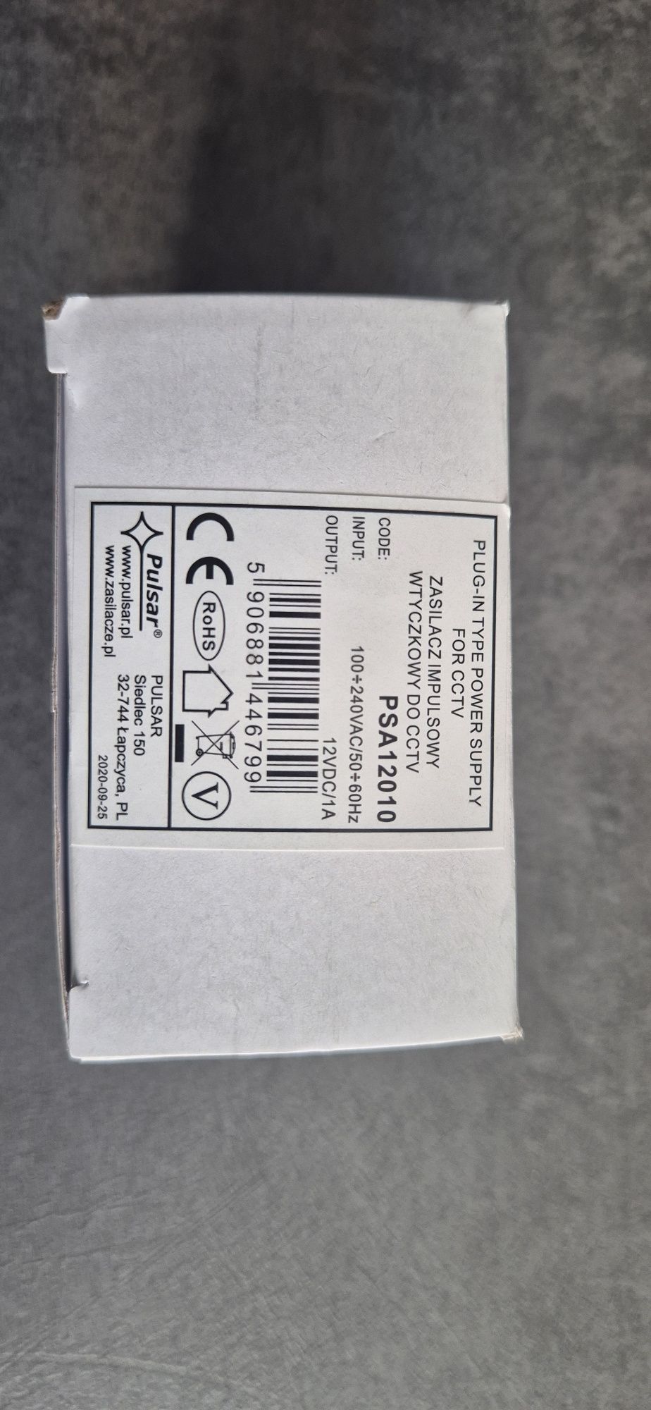 Hikvision DS-2CD2421G0-IW(2.8mm)(W) + zasilacz