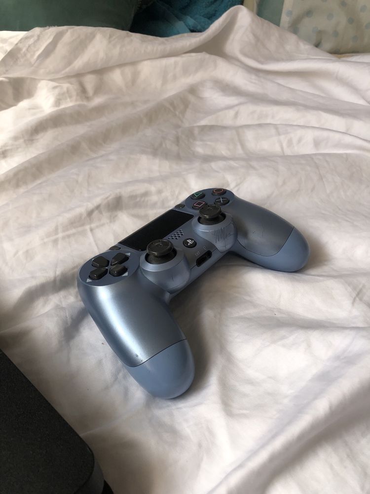 Vendo Ps4 ou troco por Iphone
