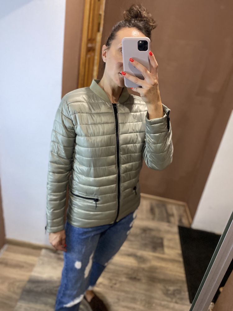 Бомбер куртка демісезон тепла