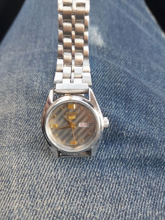 Seiko 5 механіка з автопідзаводом,жіночий годинник продам.