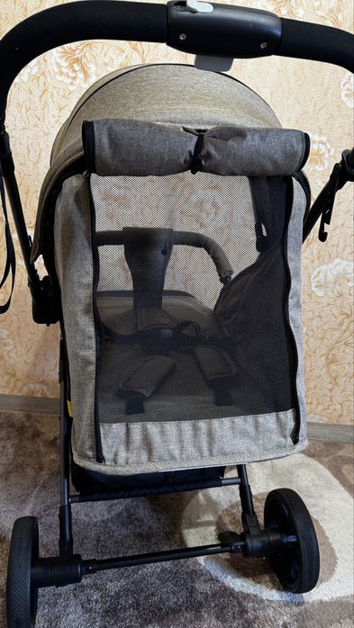 Прогулянкова коляска