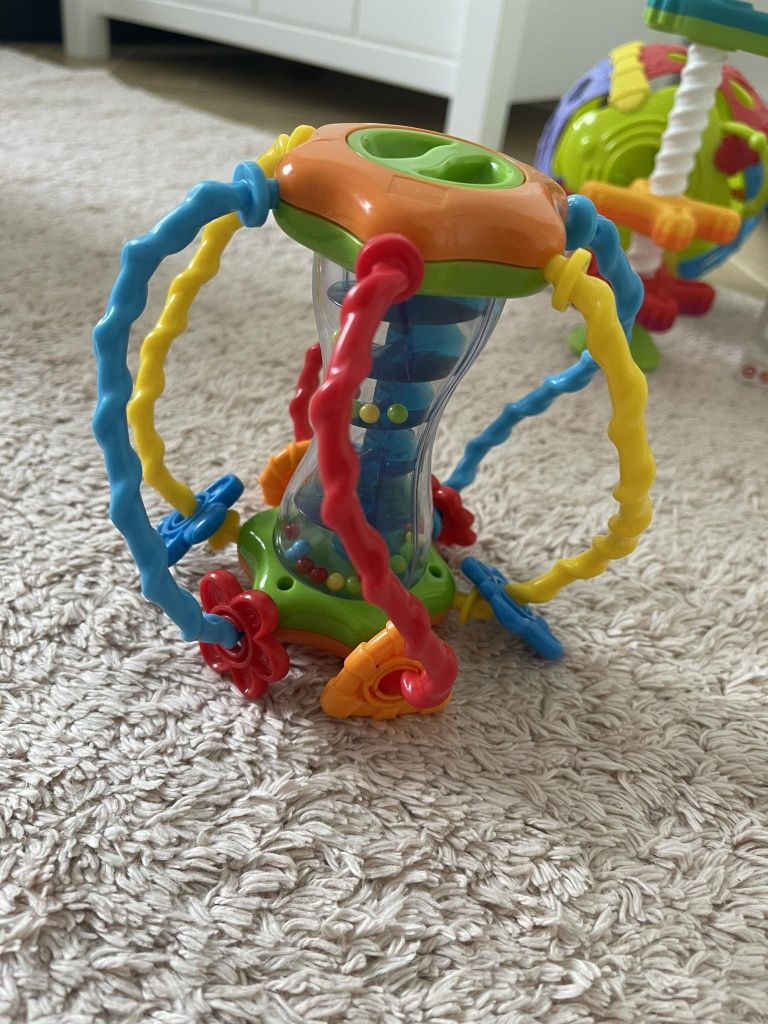 One Two Fun Kula Sensoryczna Z Ruchomymi Elementami