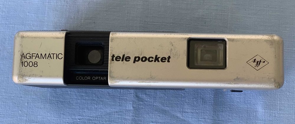 Máquina fotográfica antiga / vintage