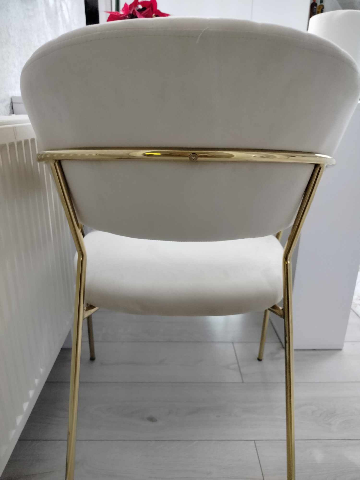 Krzesła beżowo złote Glamour