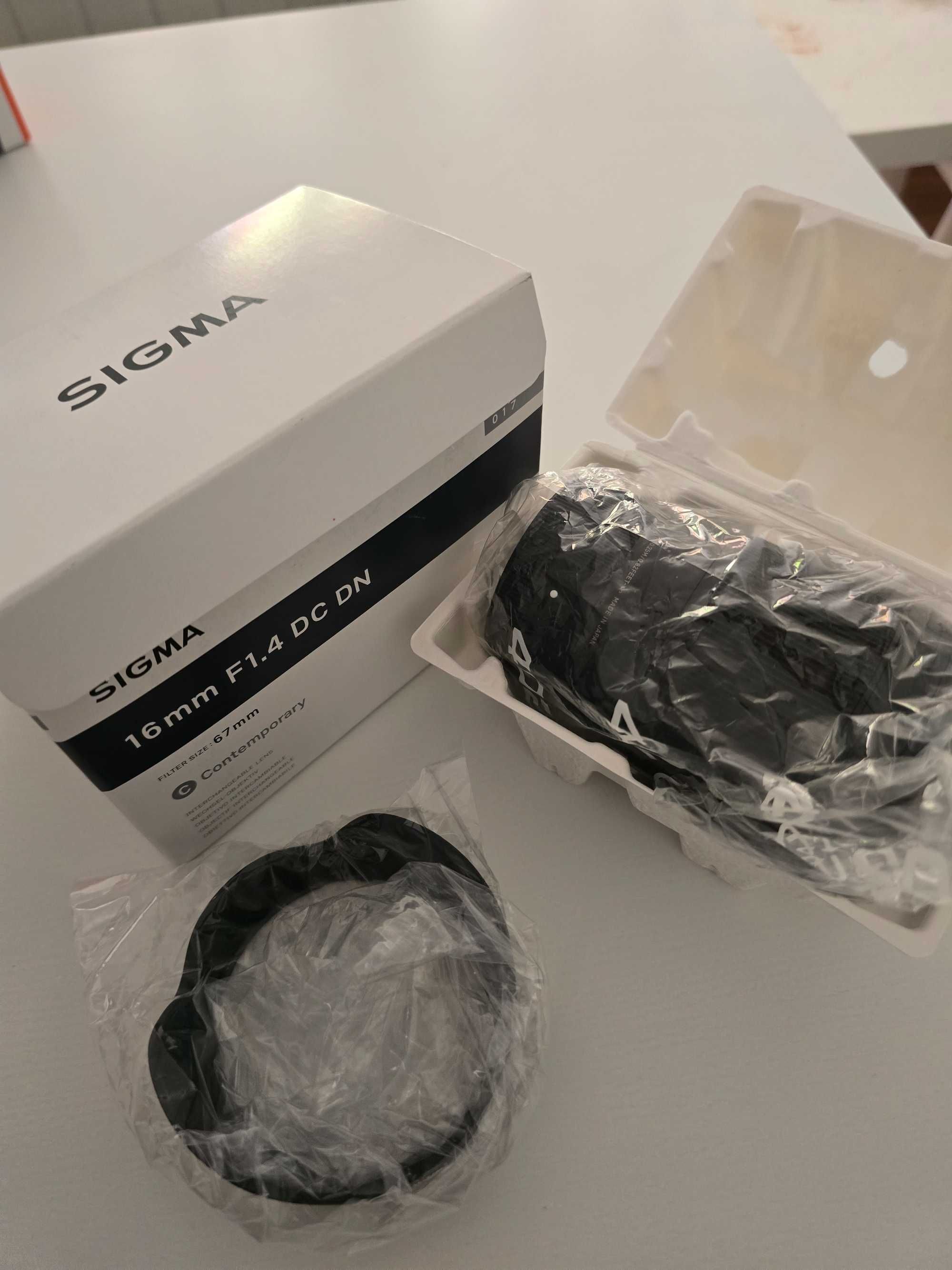Sony ZV-E10 + Sigma 16mm + FE 50mm + Dummy Batery