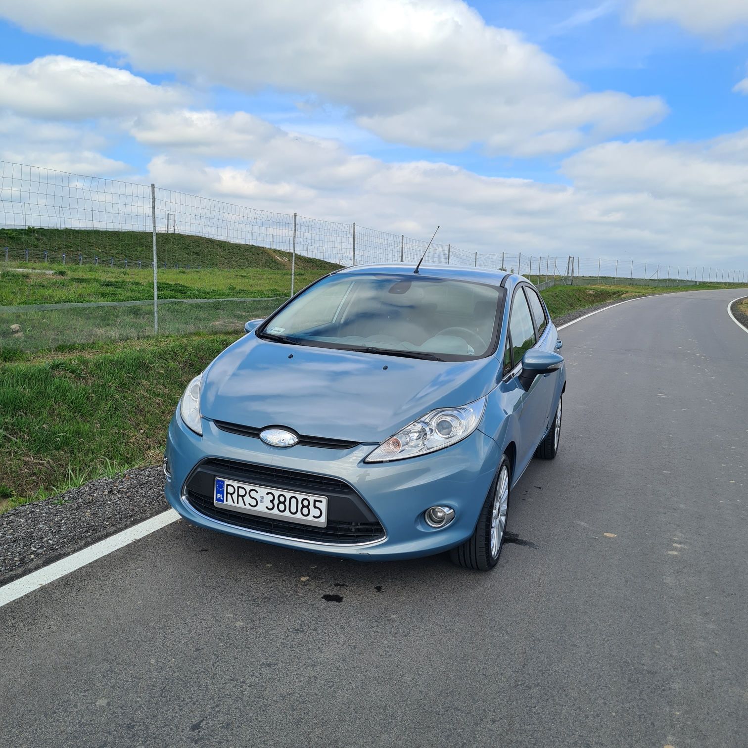 Ford Fiesta mk7 benzyna bogate wyposażenie