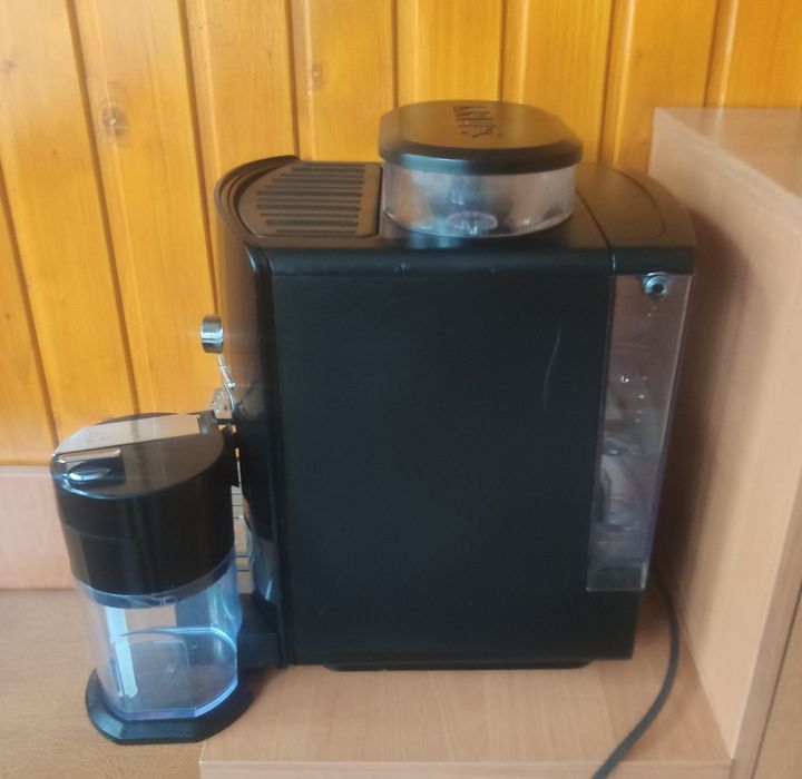 Кавомашина/кавоварка/кофемашина Krups EA 82 з Німеччини ідеал