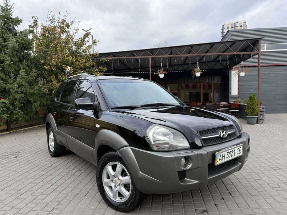 Hyundai Tucson 2008 г 2.0 л дизель, механика, полный привод