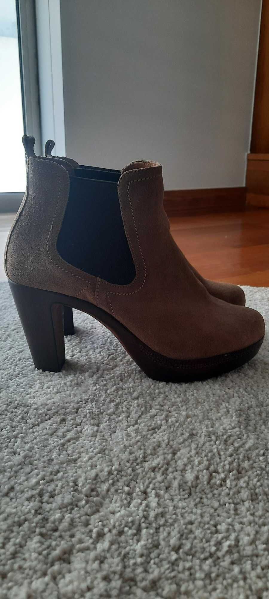 Vendo botas giríssimas, tamanho 39