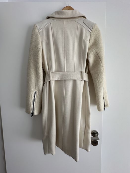 Casaco Guess cor pérola, tamanho M