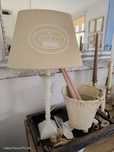 Lampka w tylu shabby chic