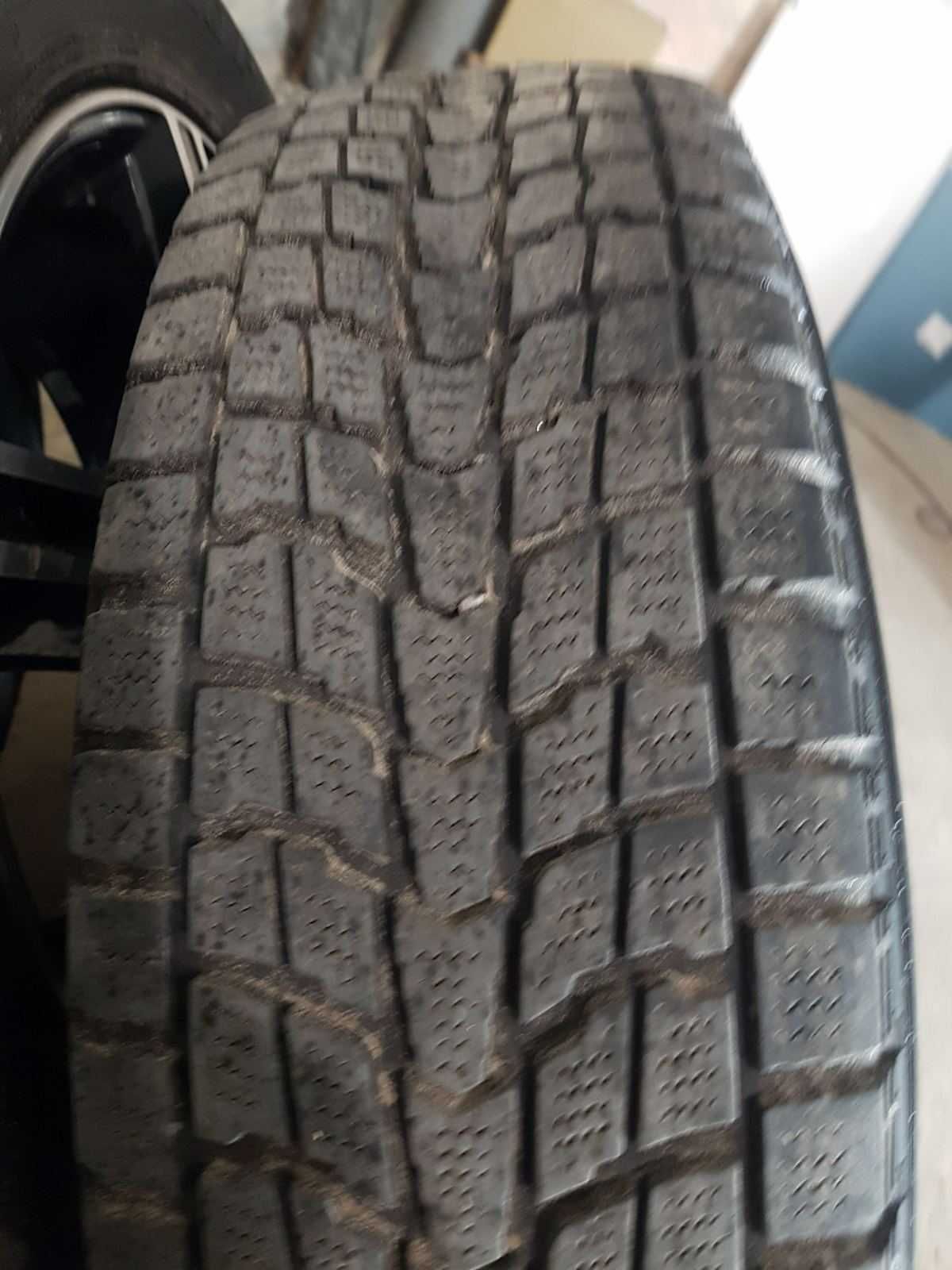 Шини зимові 225 65 17 Dunlop GrandTrek sj6