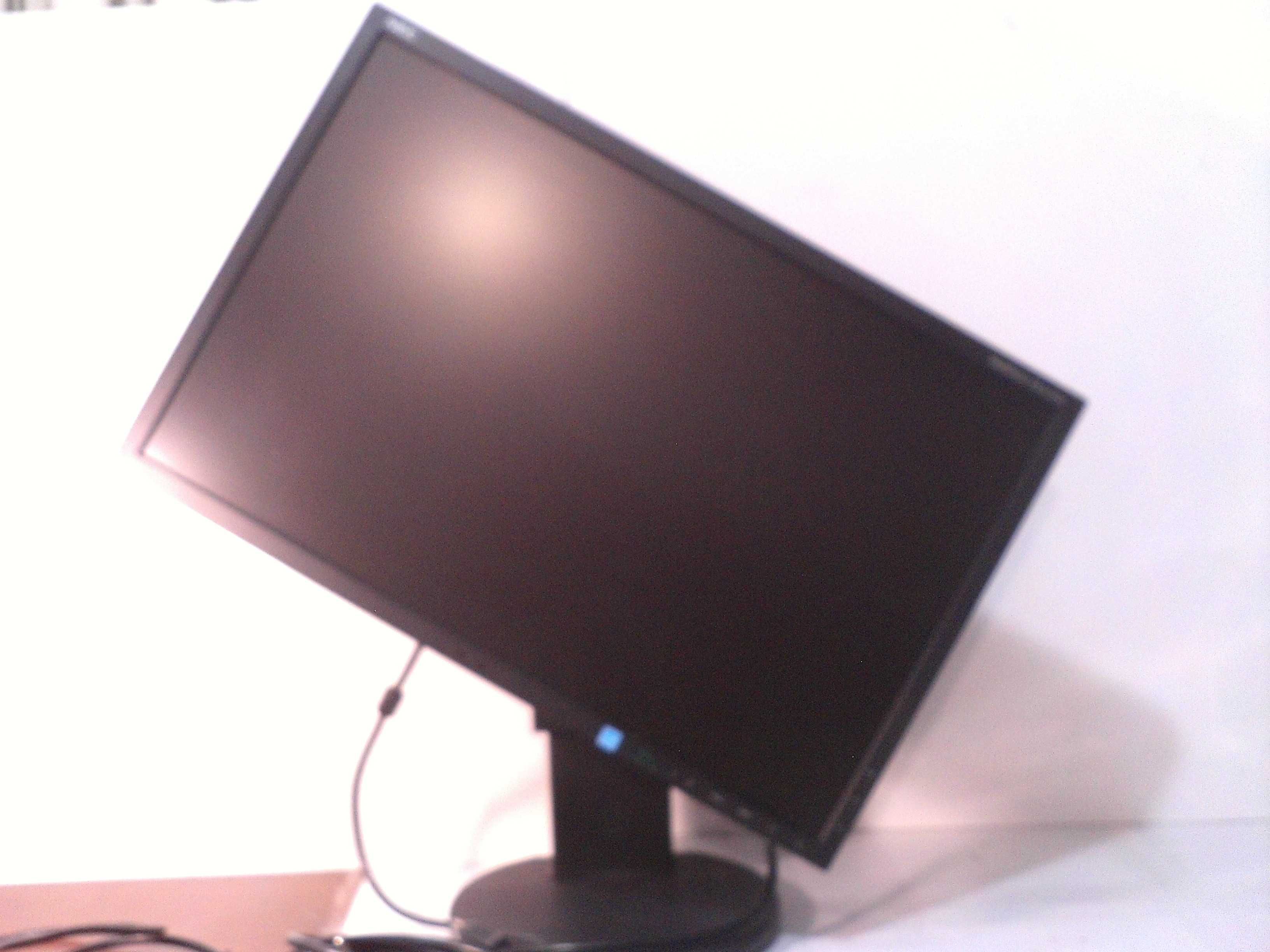 Monitor NEC EA223WM 22" PIVOT, DP, DVI, VGA, 4XUSB, wszystkie kable !