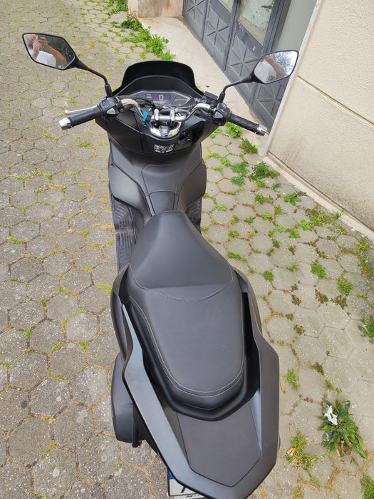 Moto Honda PCX 2023, Yamaha nmax 2024