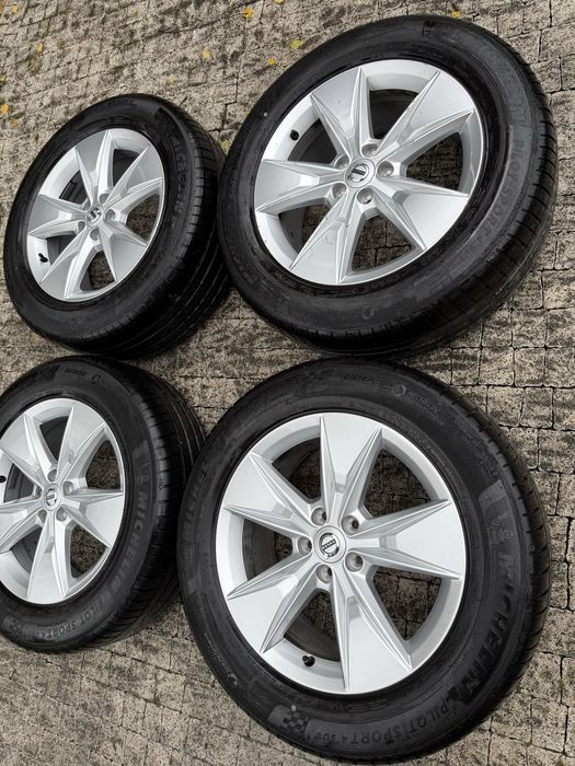 Volvo xc40 V60 xc60 alufelgi 18 kola opony 235/60 r18 Michelin